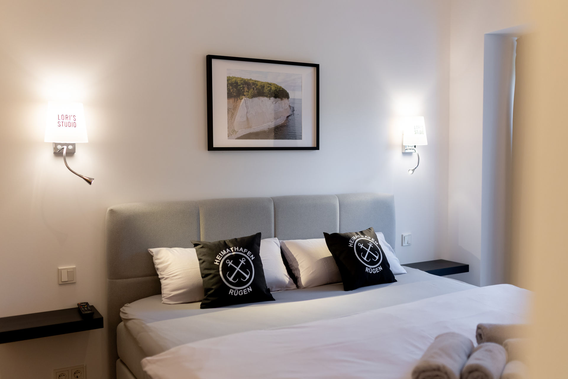 Schlafzimmer, LORI'S STUDIO Branding